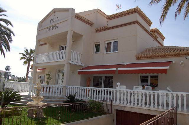 Sale - a VILLA / HOUSE - Orihuela Costa - Playa Flamenca