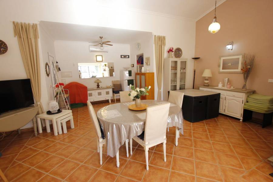 Sale - a VILLA / HOUSE - Calpe - Los Pinos