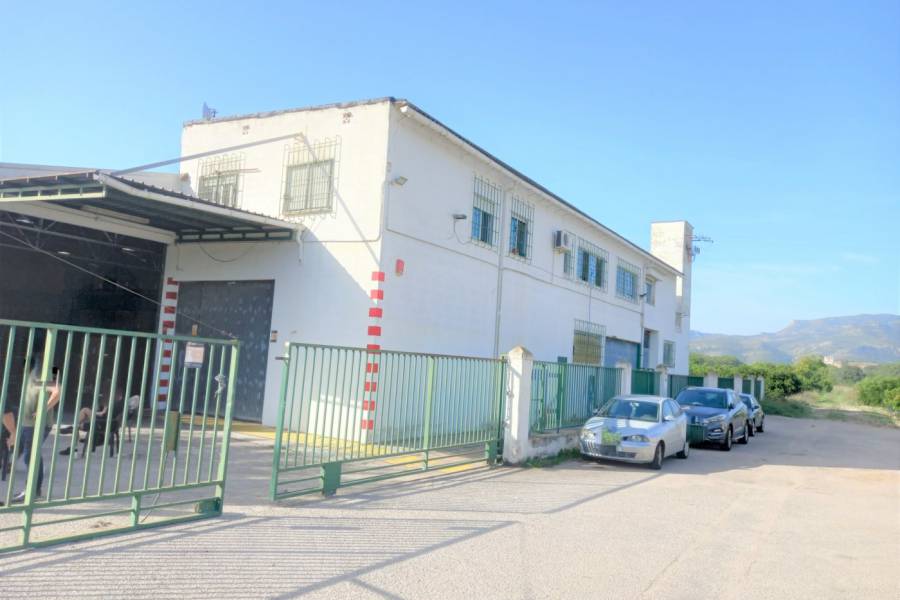 Sale - Commercial unit - Real de Gandia - Nave industrial cercana a la población