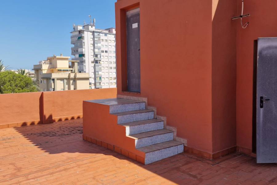 Alquiler a largo plazo - APARTAMENTO - Miramar - Playa