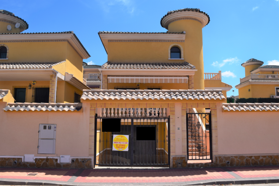 Sale - a VILLA / HOUSE - Alicante - Algorfa