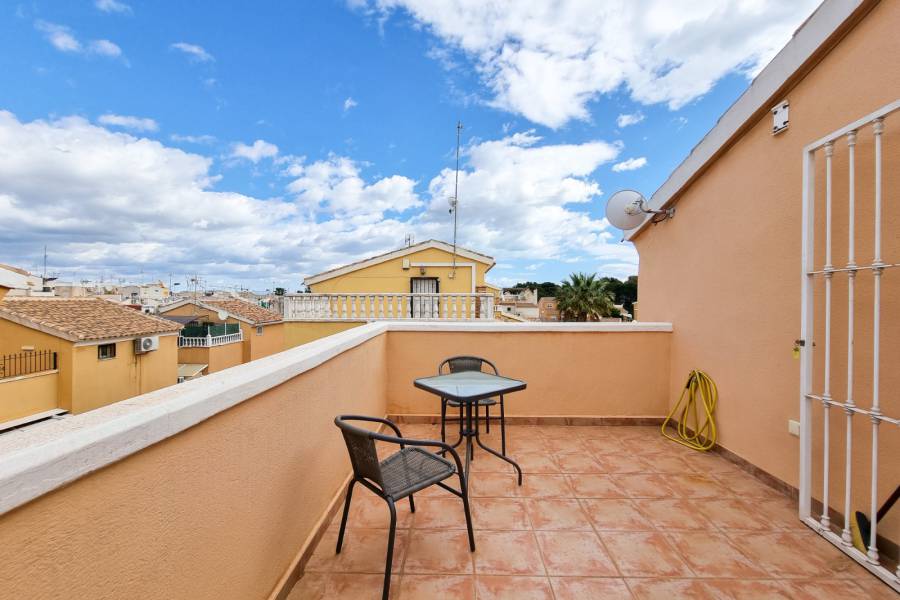 Sale - a VILLA / HOUSE - Torrevieja - Los Balcones