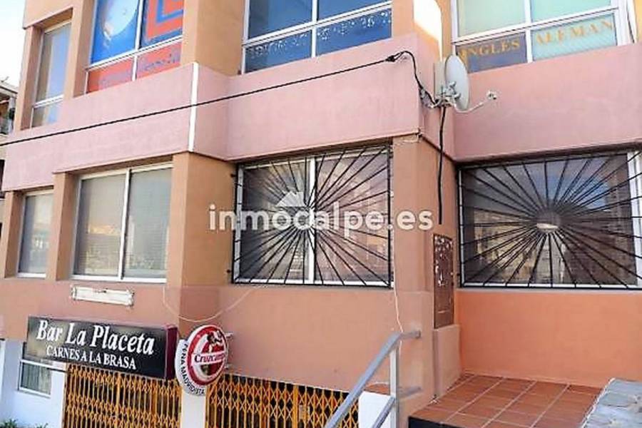 Sale - Commercial unit - Calpe - Atalaya