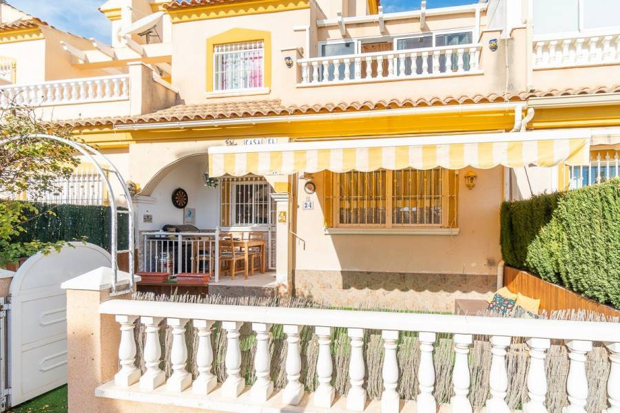 Sale - a VILLA / HOUSE - Orihuela Costa - Playa Flamenca