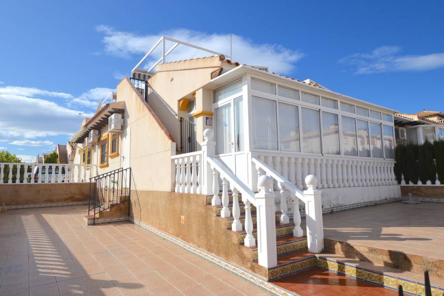 Sale - a VILLA / HOUSE - Orihuela Costa - Cabo Roig