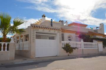 a VILLA / HOUSE - Sale - Orihuela Costa - Playa Flamenca
