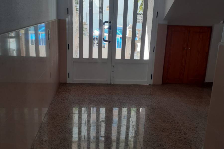 Alquiler a largo plazo - APARTAMENTO - Miramar - Playa