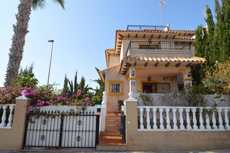 Sale - a VILLA / HOUSE - Orihuela Costa - Cabo Roig