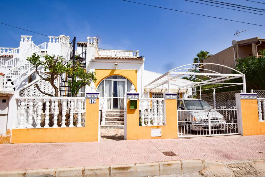 Sale - a VILLA / HOUSE - Benijófar - Monte Azul/ El Dorado